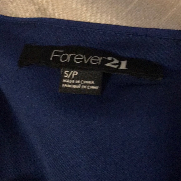 Asymmetrical, one arm shoulder exposed dress - Picture 3 of 4